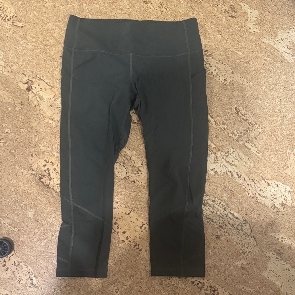 Lululemon Green Cropped Leggings